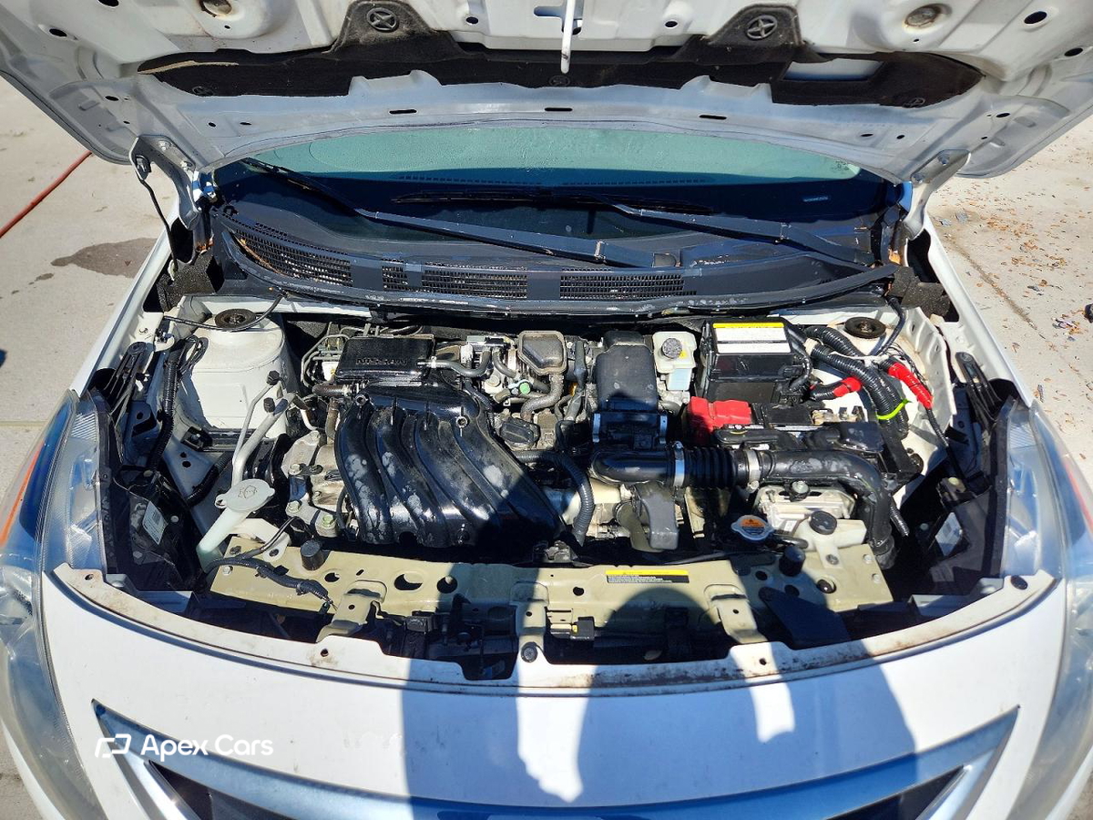 Nissan Versa 2015