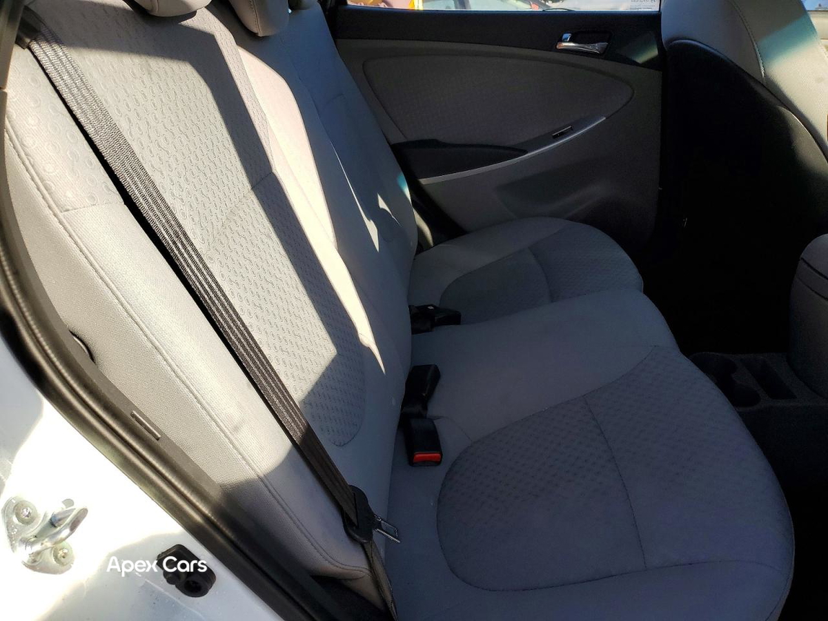 Hyundai Accent 2013