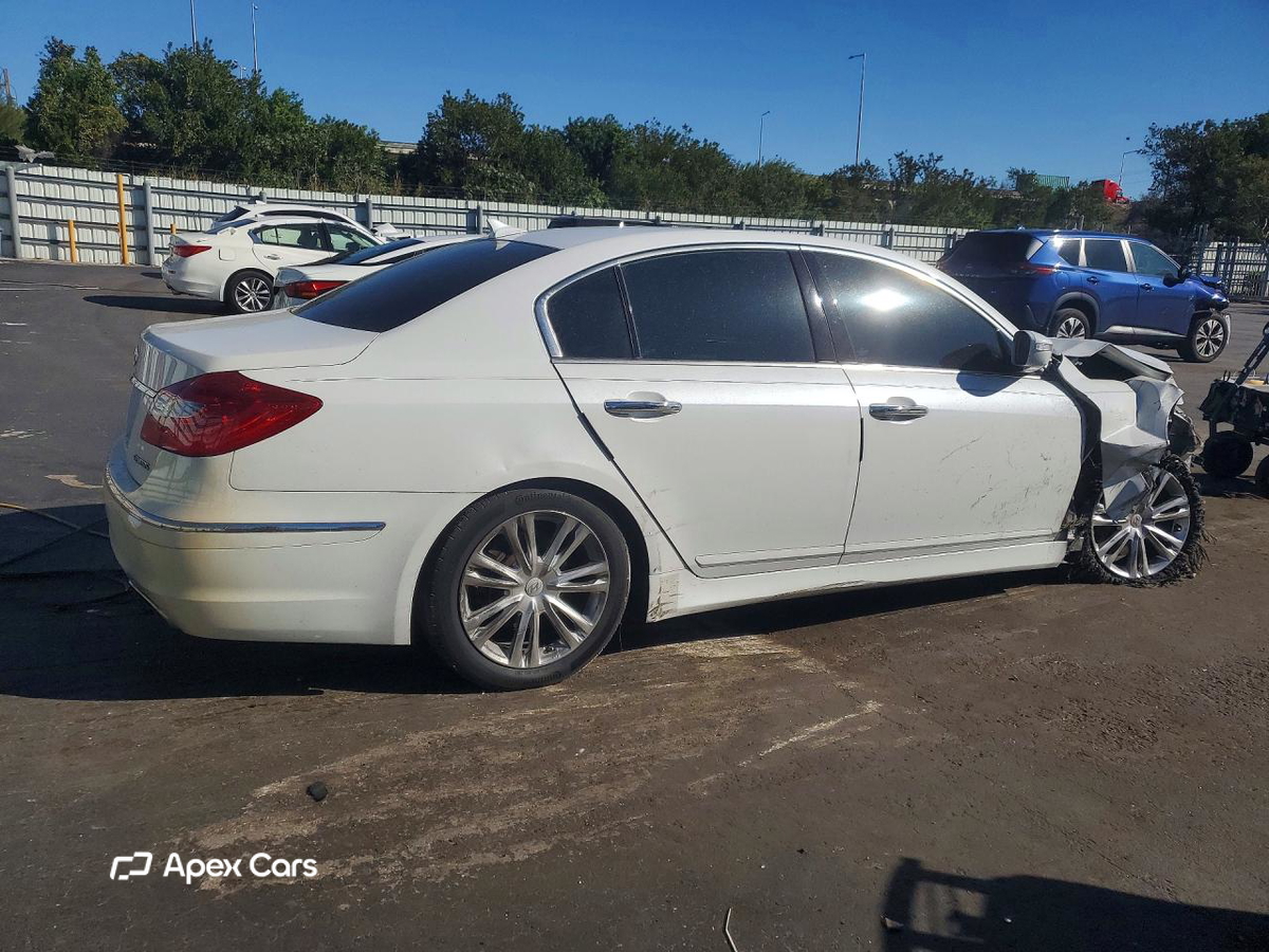 Hyundai Genesis 2012