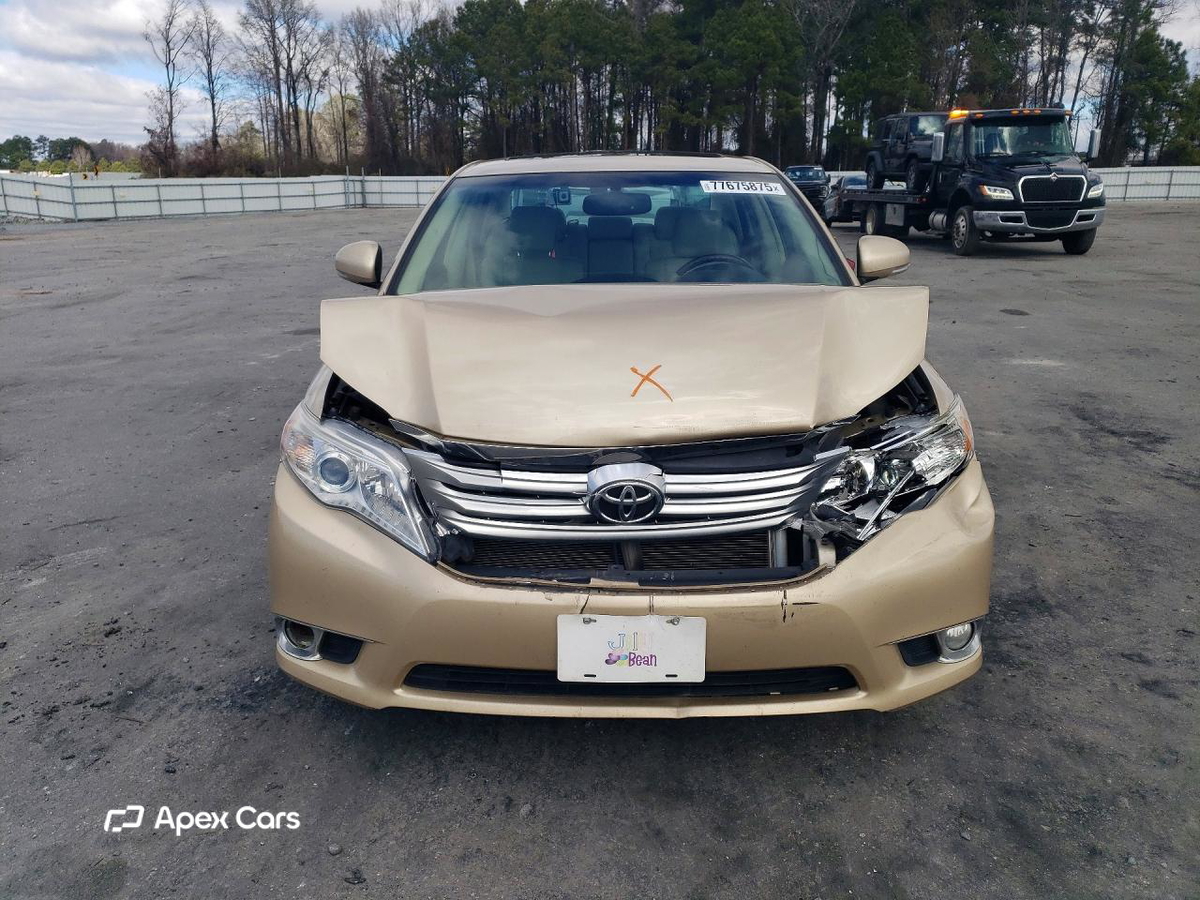 Toyota Avalon 2012