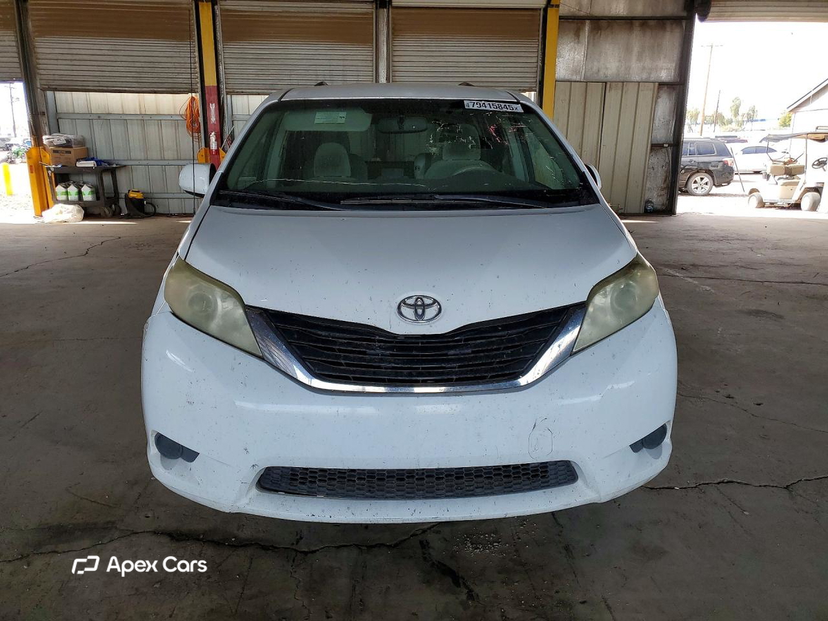 Toyota Sienna 2012
