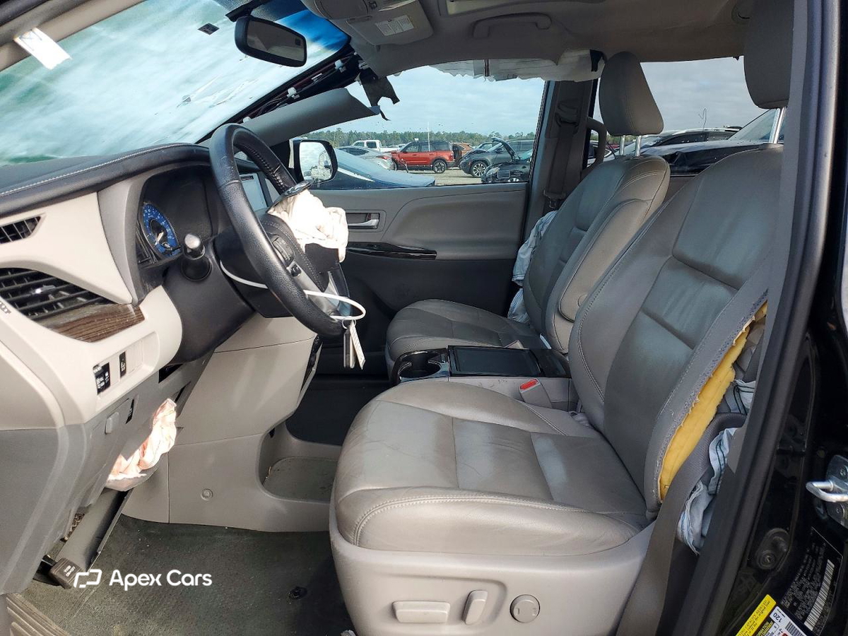 Toyota Sienna 2016