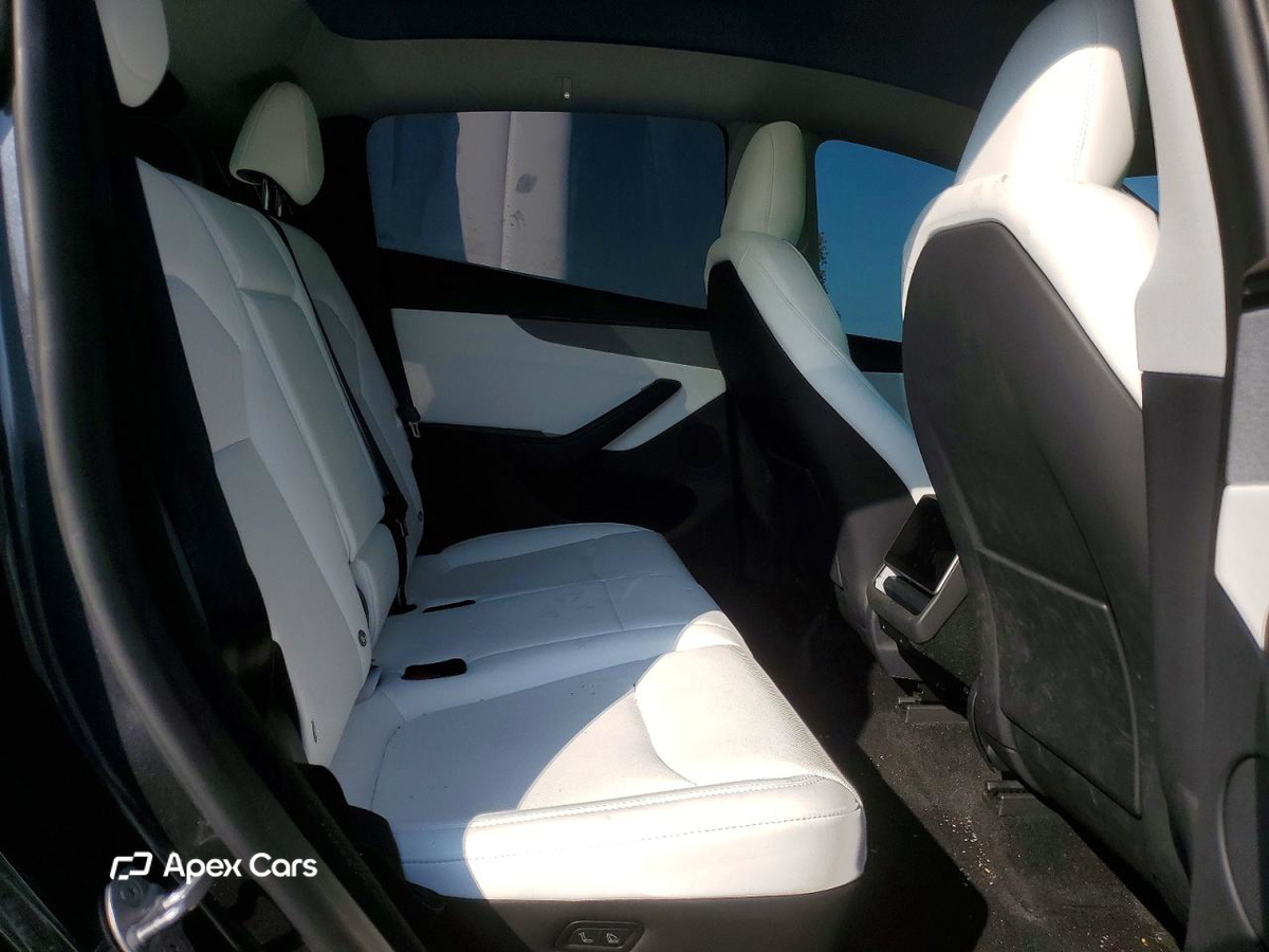 Tesla Model Y 2026