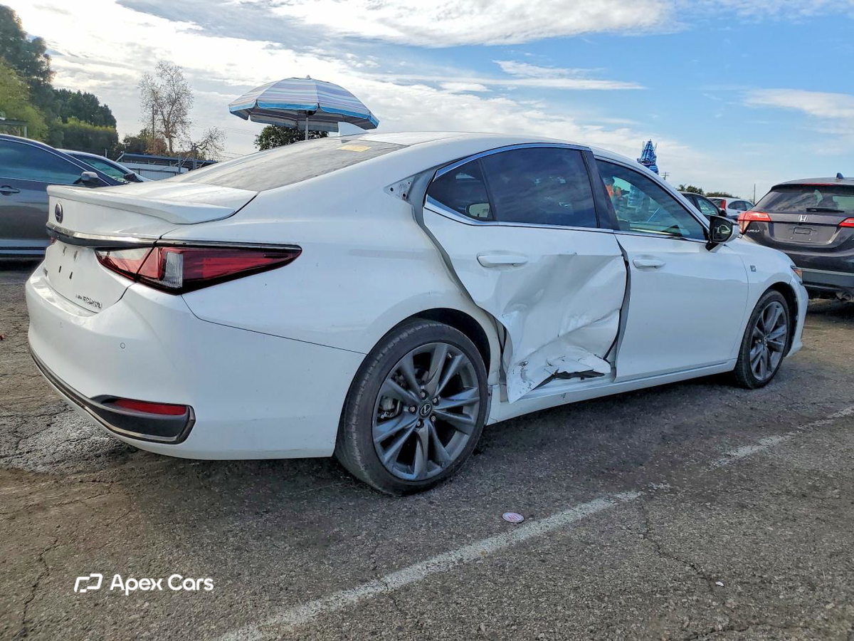 Lexus ES 2021
