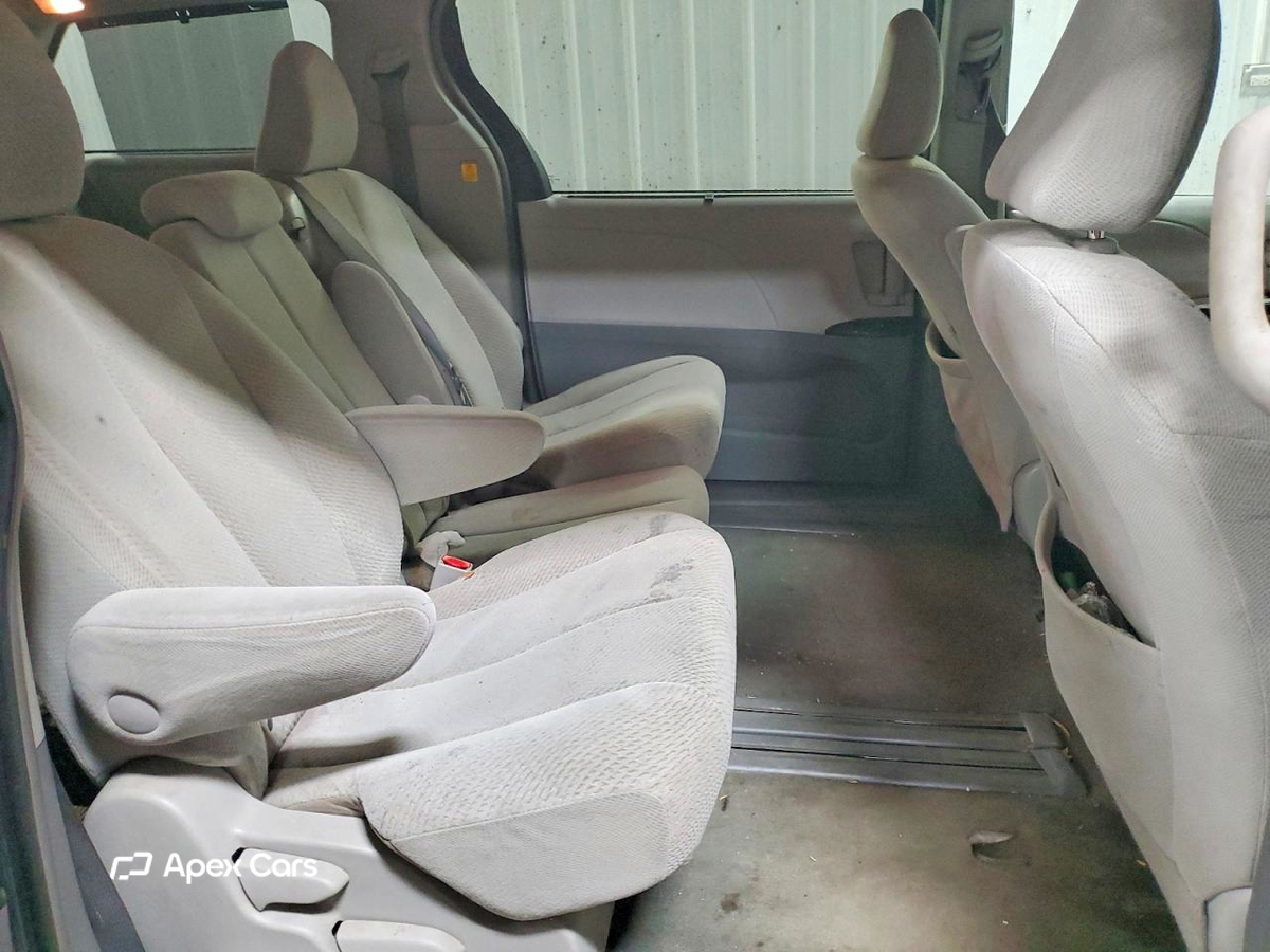 Toyota Sienna 2012