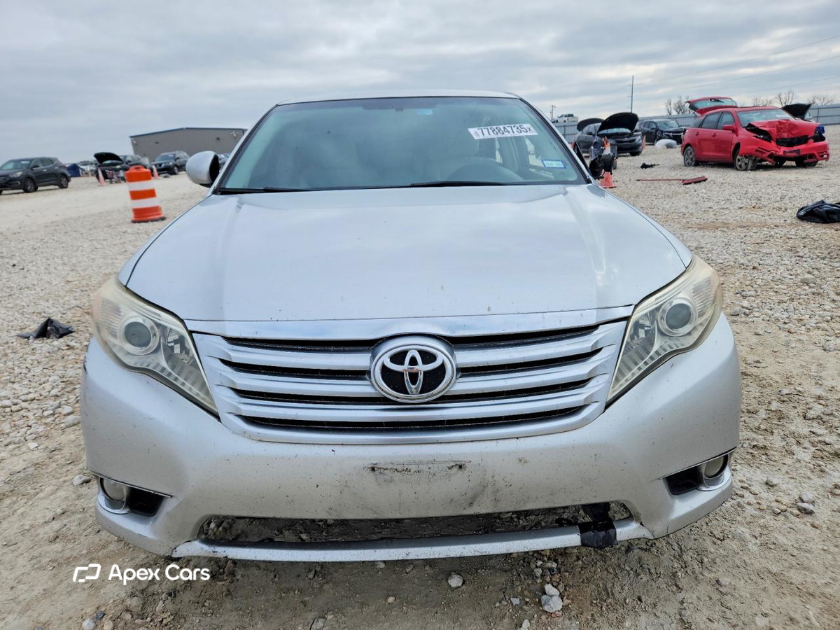 Toyota Avalon 2011