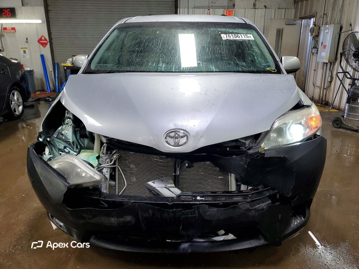 Toyota Sienna 2016
