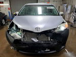 Toyota Sienna 2016