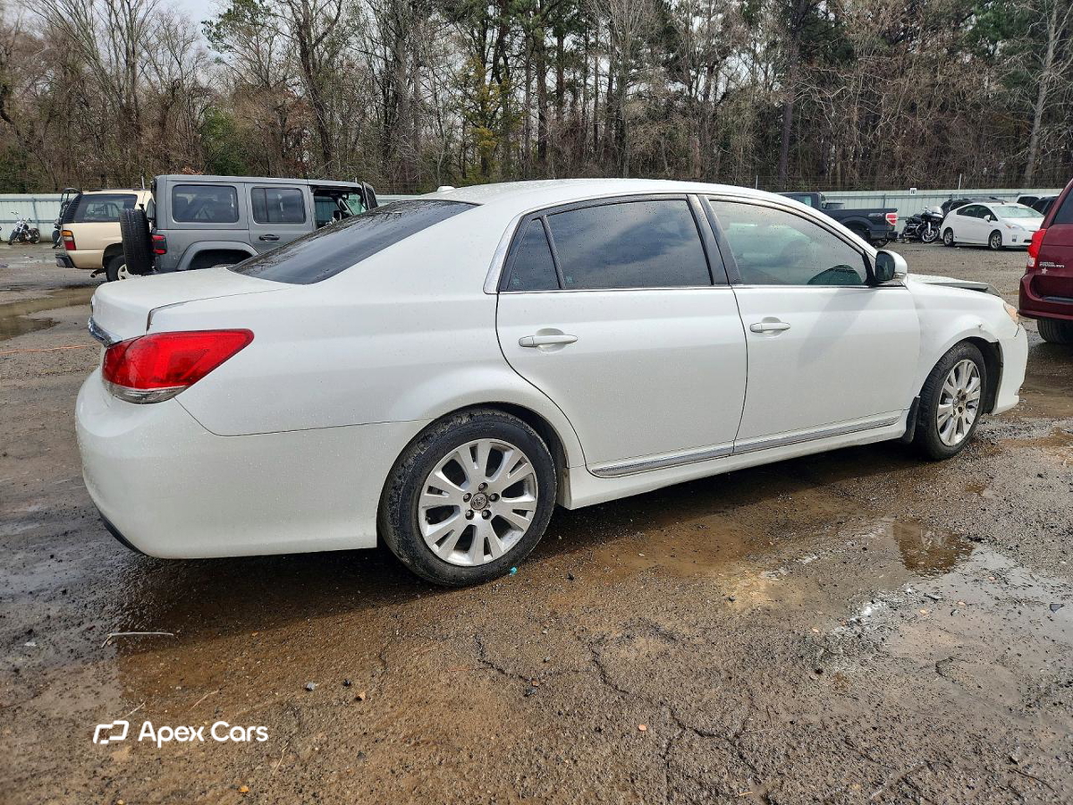 Toyota Avalon 2011