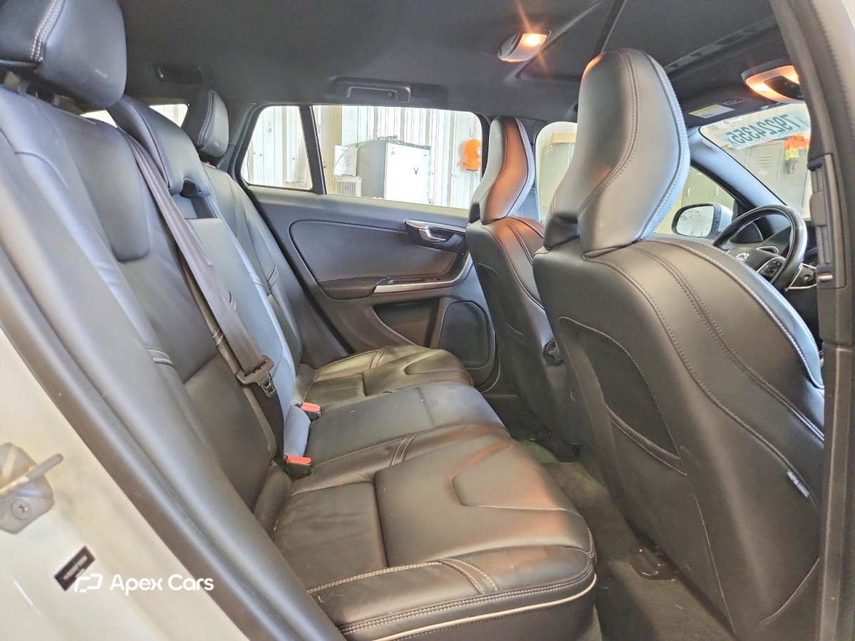 Volvo V60 2015