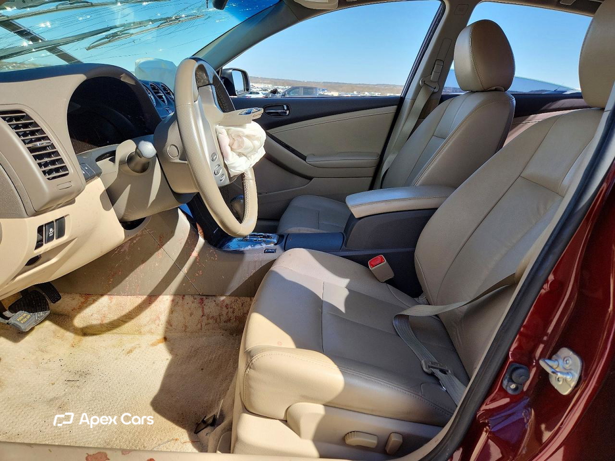 Nissan Altima 2012