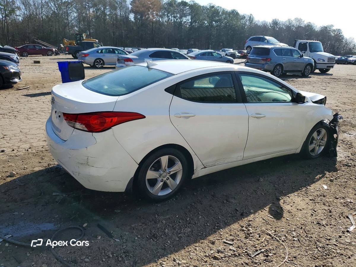 Hyundai Elantra 2013