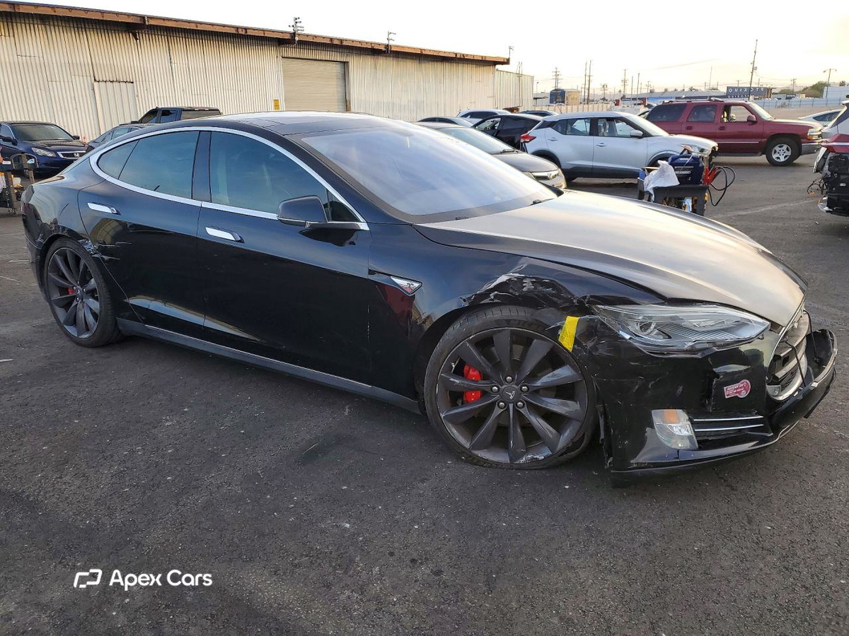 Tesla Model S 2014