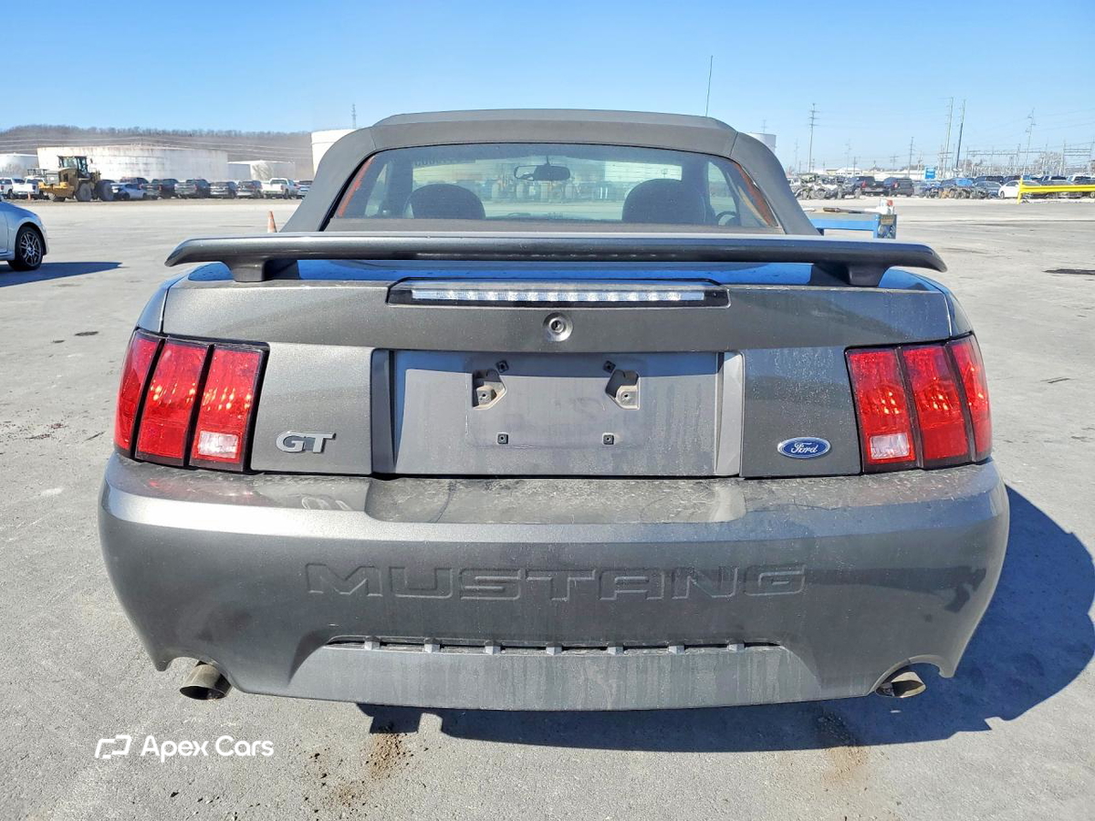Ford Mustang 2004