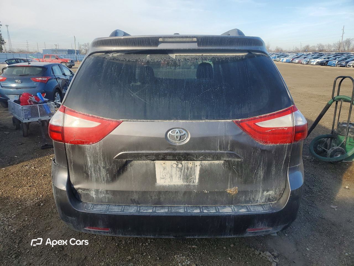 Toyota Sienna 2015