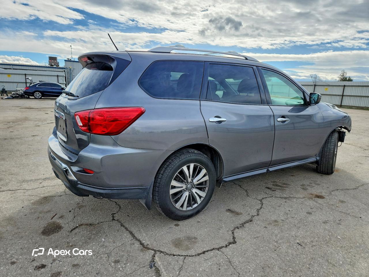 Nissan Pathfinder 2018