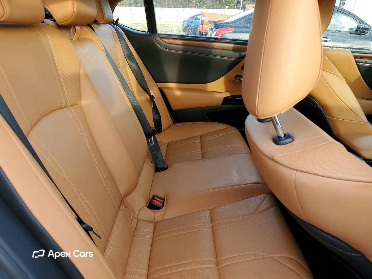Lexus ES 2024