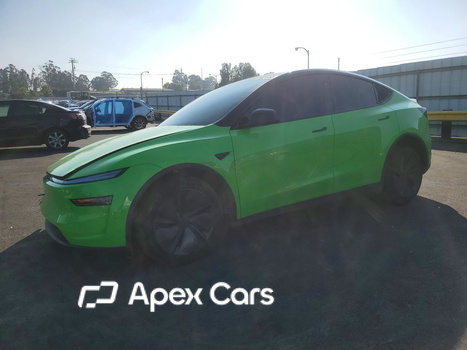 Tesla Model Y 2026 - Image 1 of 13