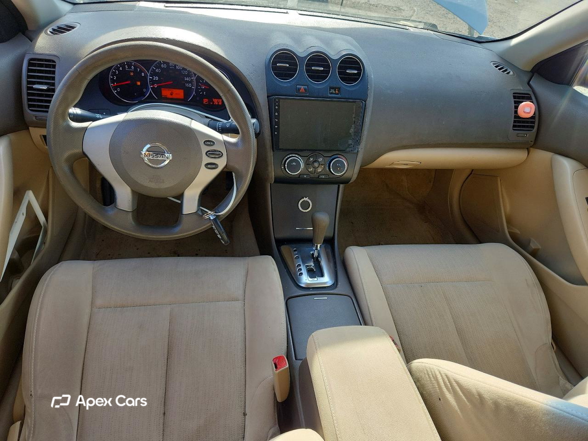 Nissan Altima 2011