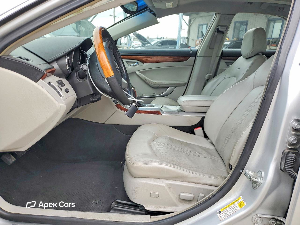 Cadillac CTS 2011