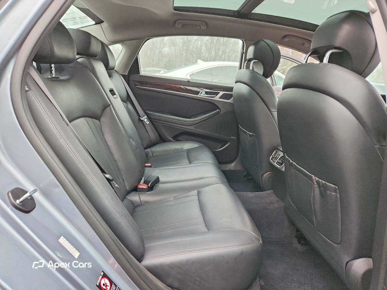 Hyundai Genesis 2015