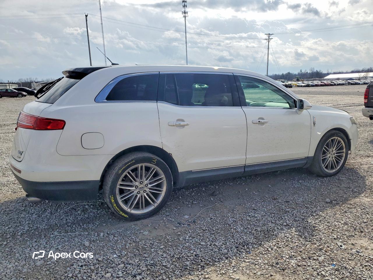 Lincoln MKT 2013