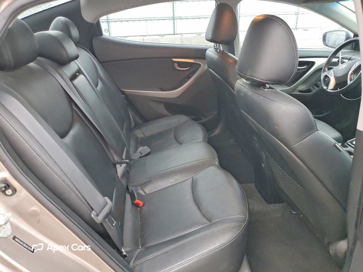 Hyundai Elantra 2011