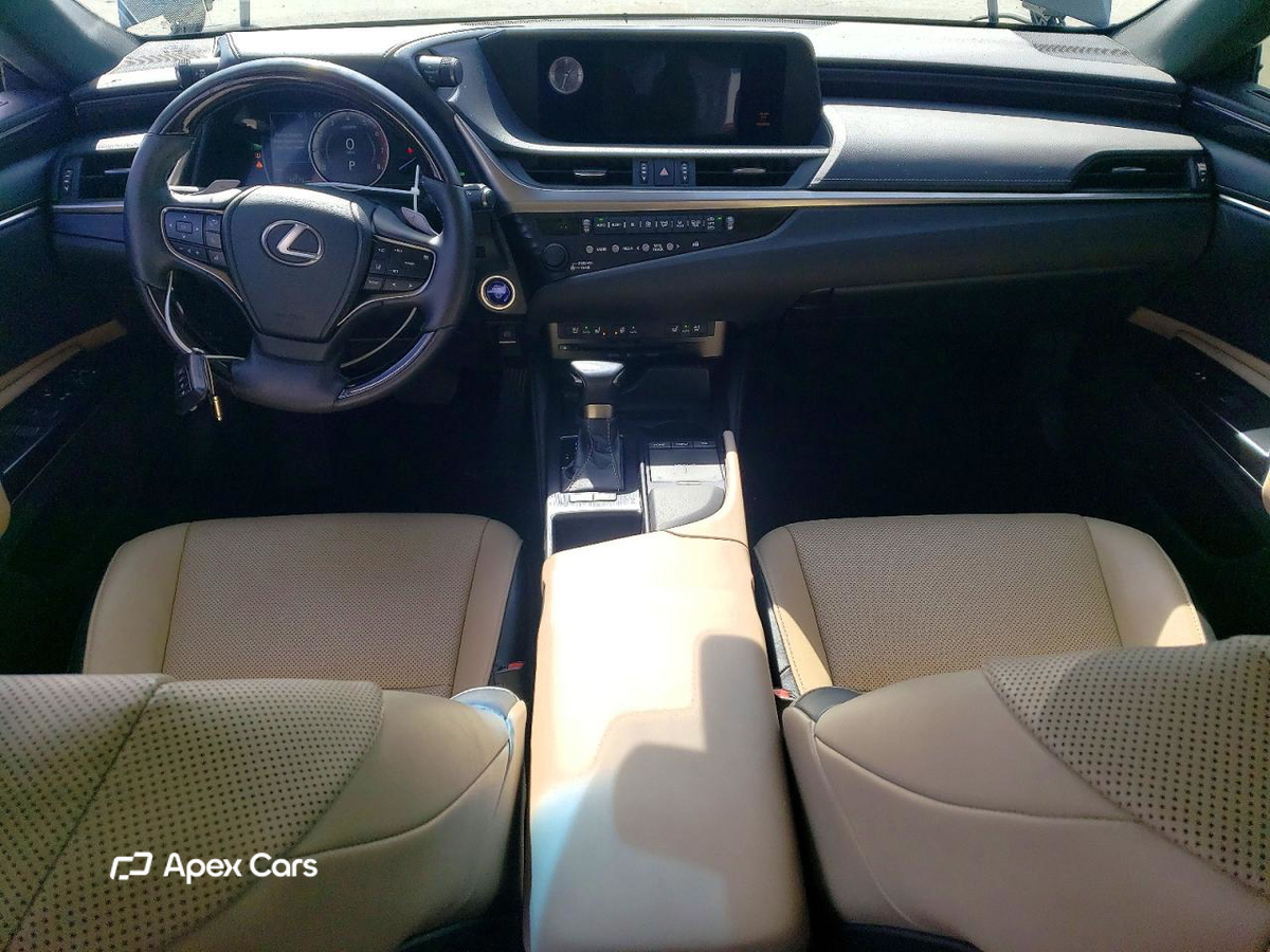 Lexus ES 2020