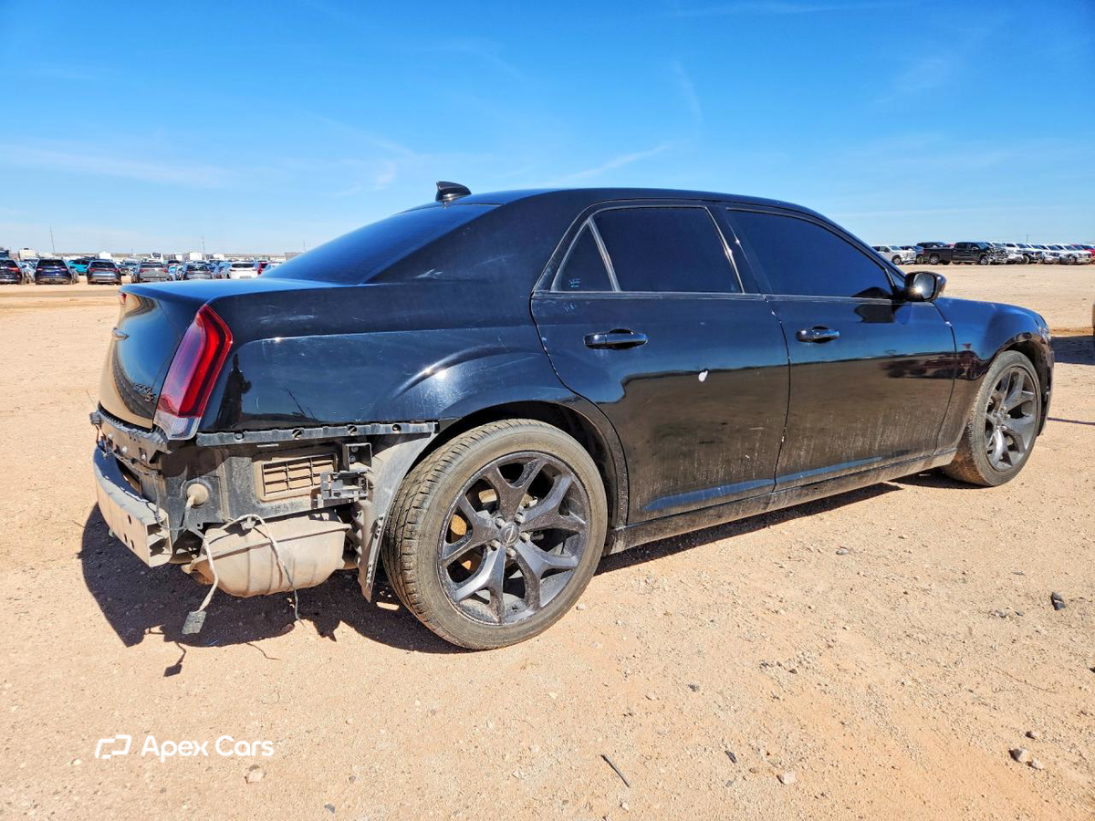 Chrysler 300 2021