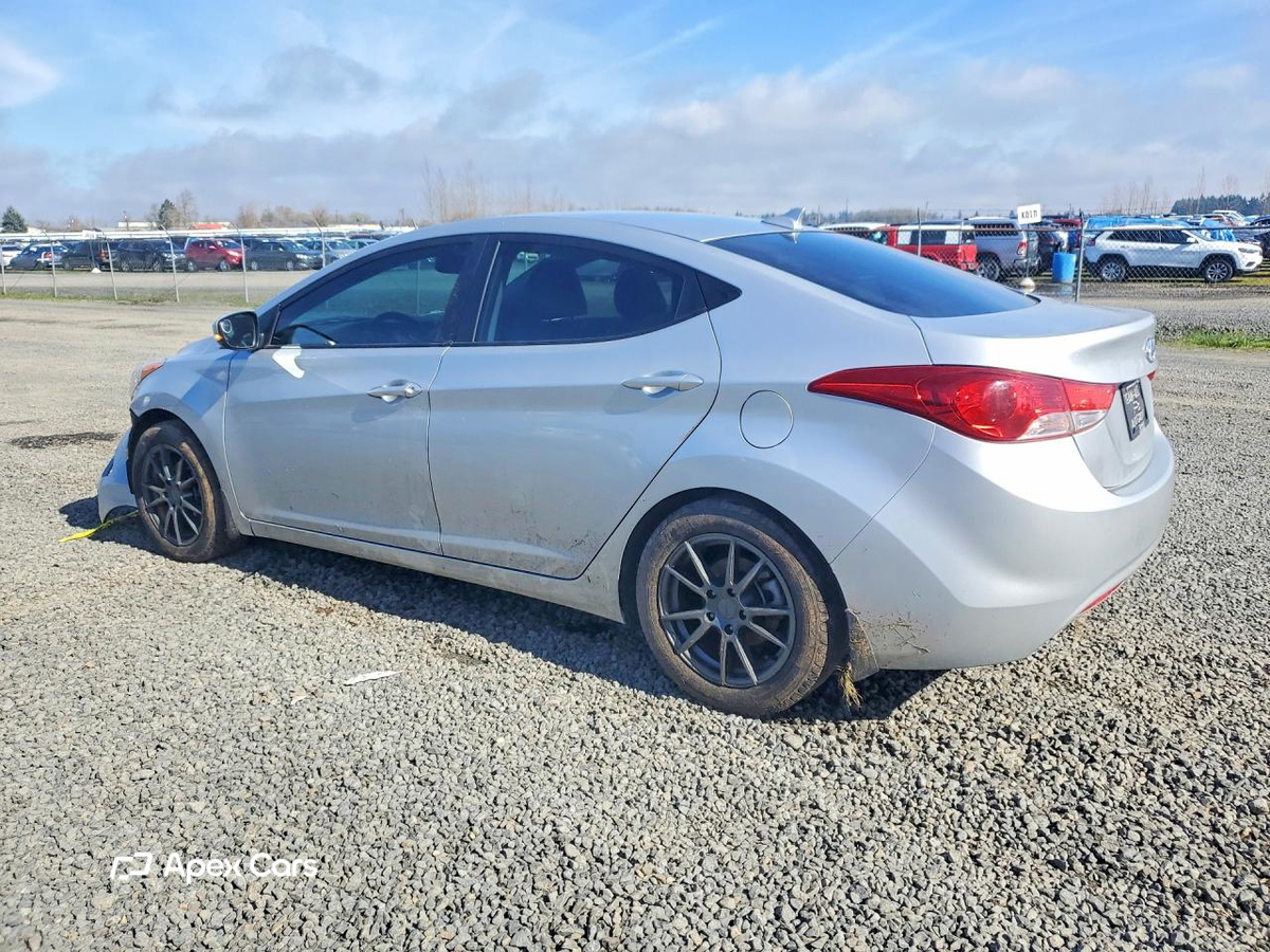 Hyundai Elantra 2012