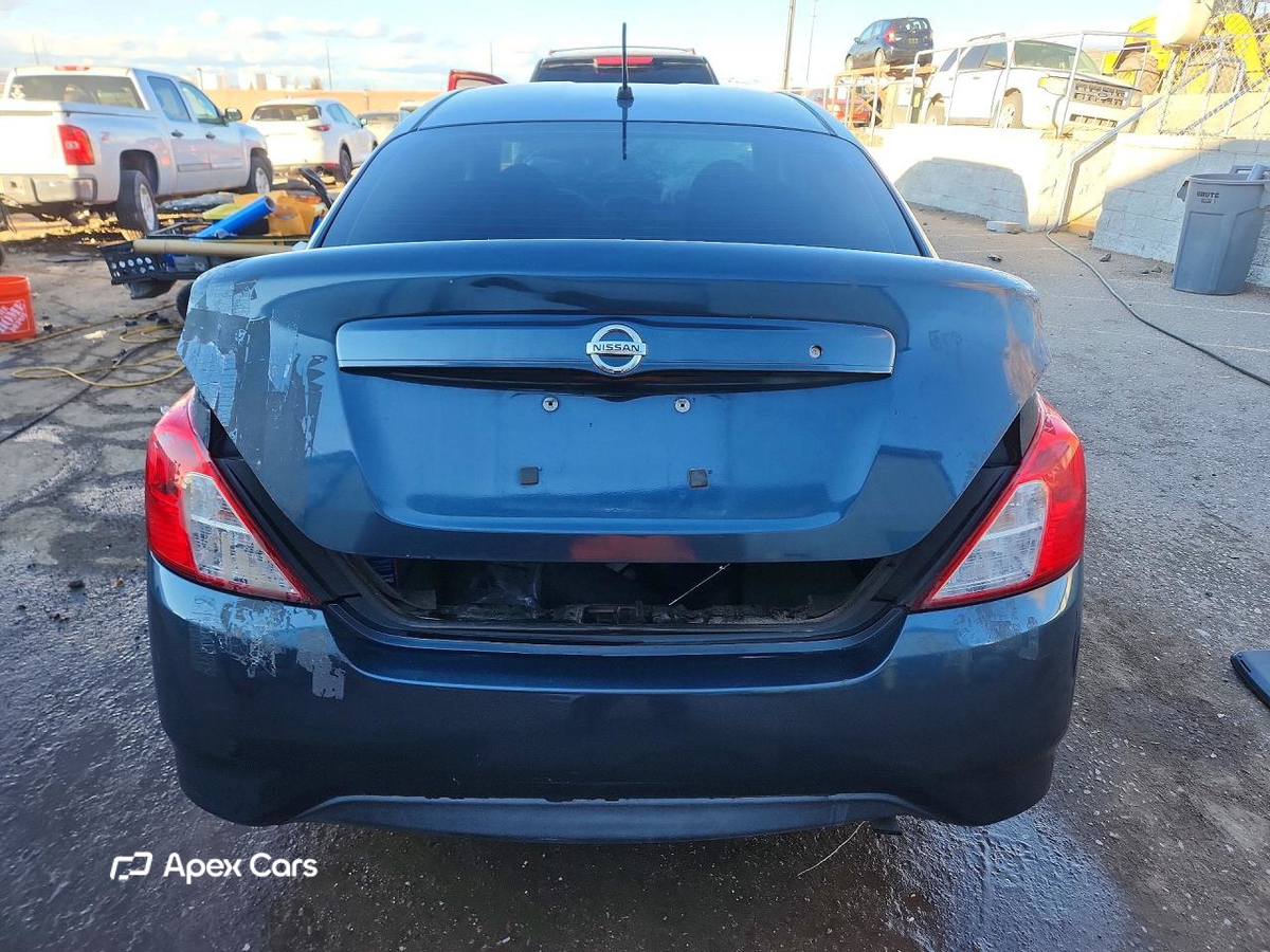 Nissan Versa 2016