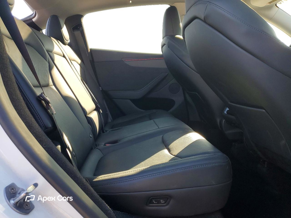 Tesla Model Y 2026