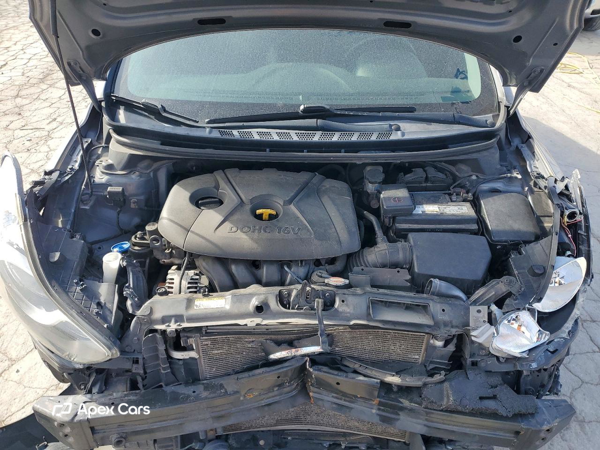 Hyundai Elantra 2012