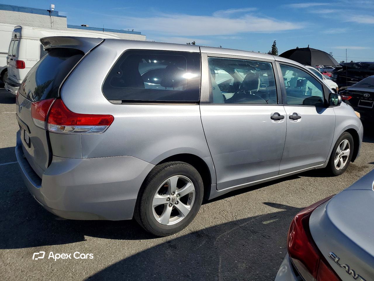 Toyota Sienna 2013