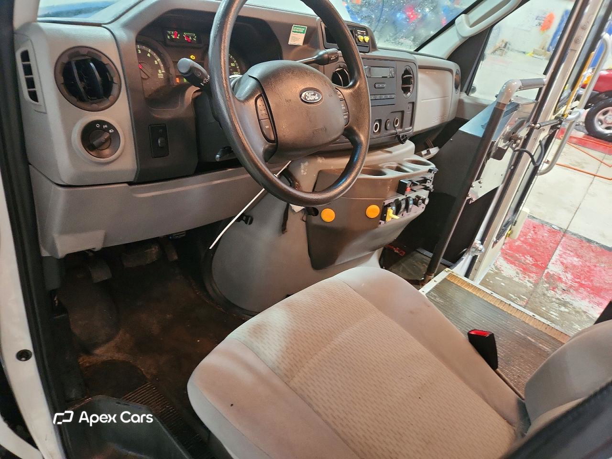 Ford Econoline 2011