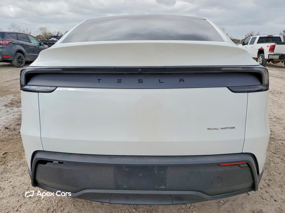 Tesla Model Y 2026