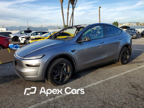 Tesla Model Y 2026 - Image 1 of 13