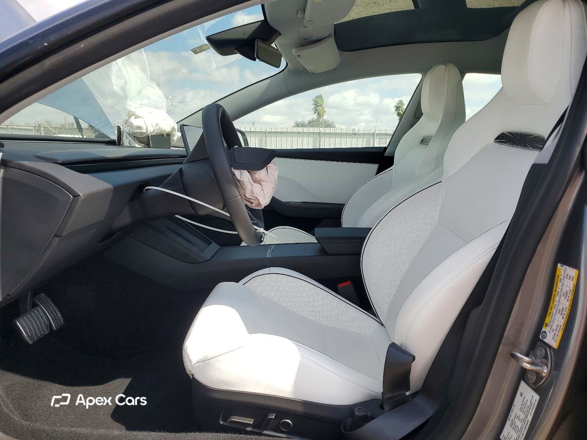 Tesla Model 3 2024