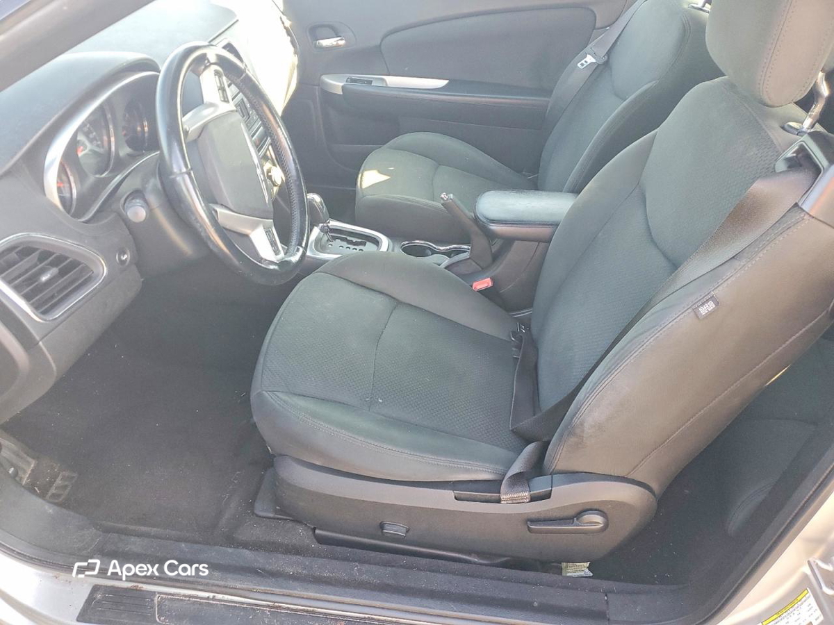 Chrysler 200 2011