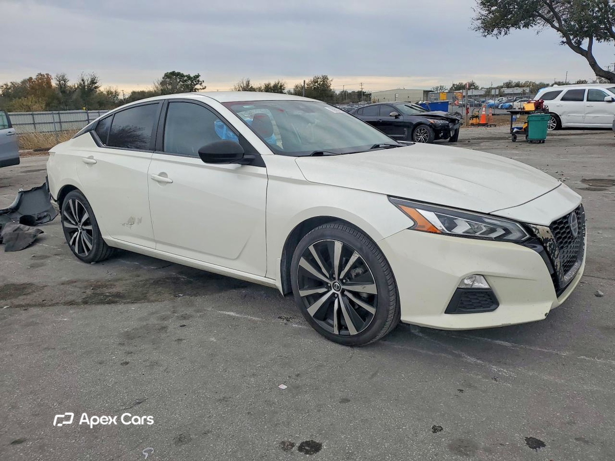 Nissan Altima 2020