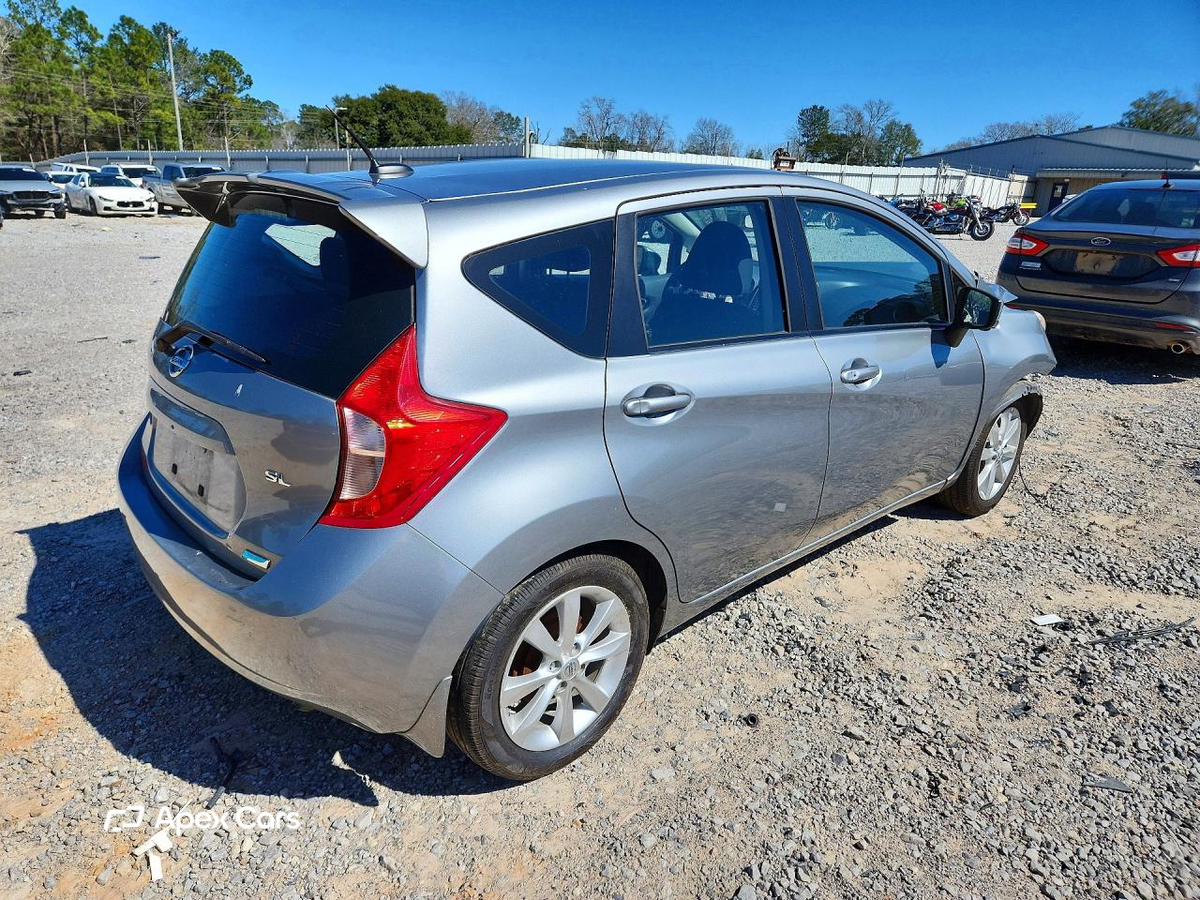 Nissan Versa 2015