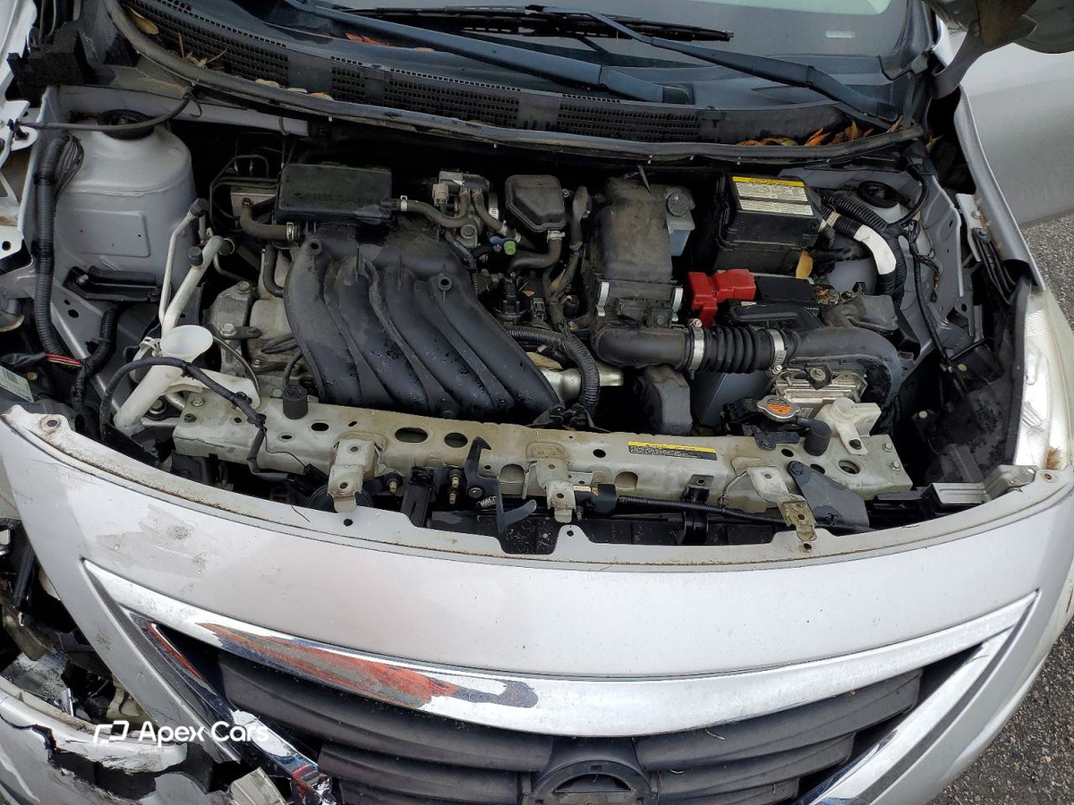 Nissan Versa 2015