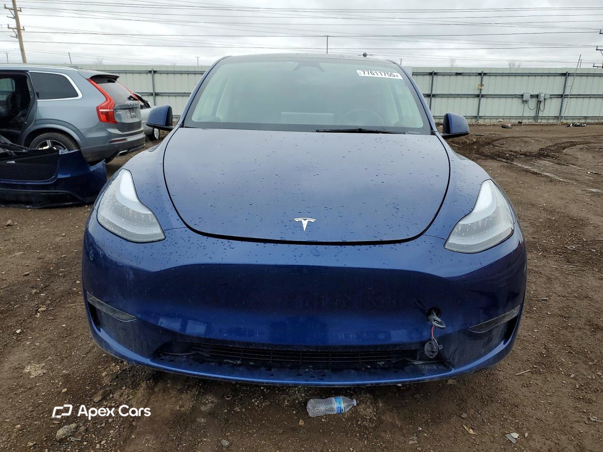 Tesla Model Y 2025