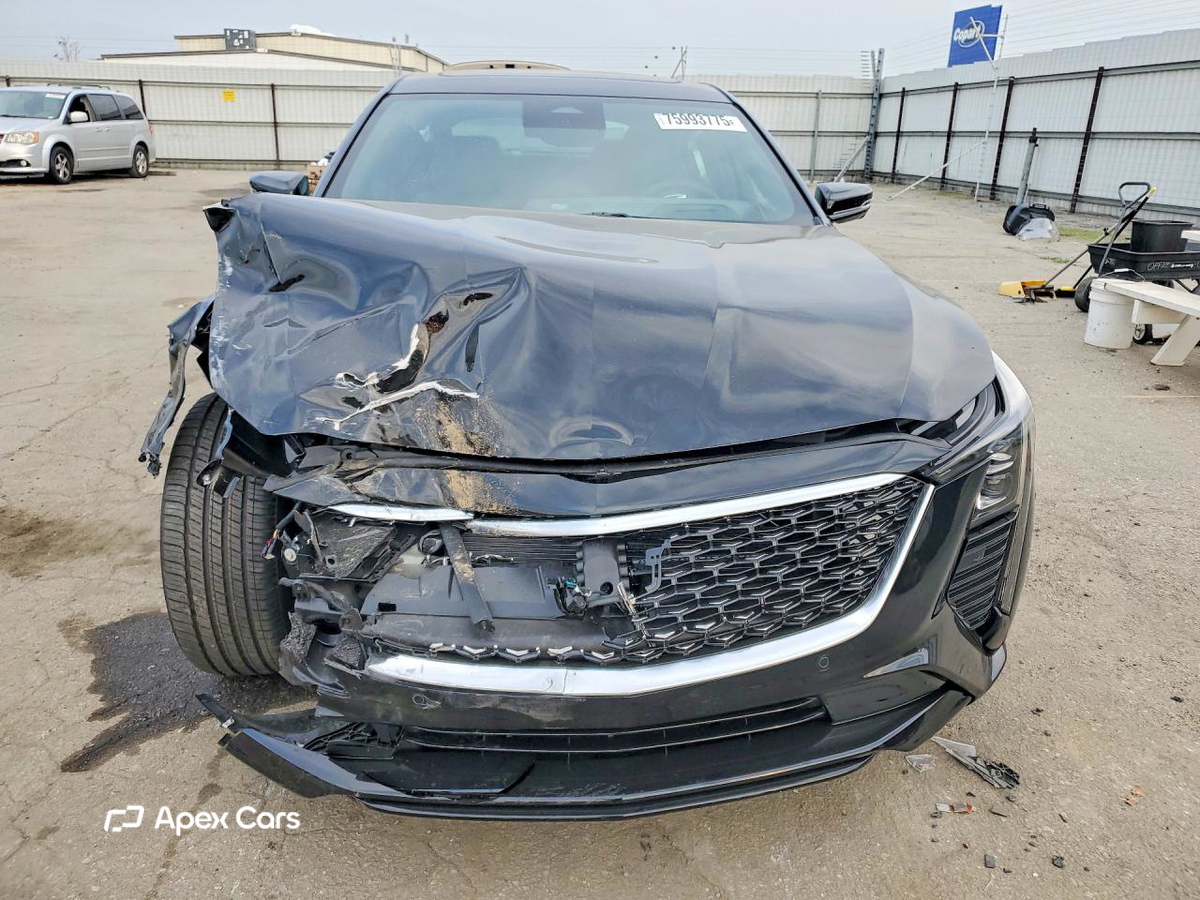Cadillac CT5 2026