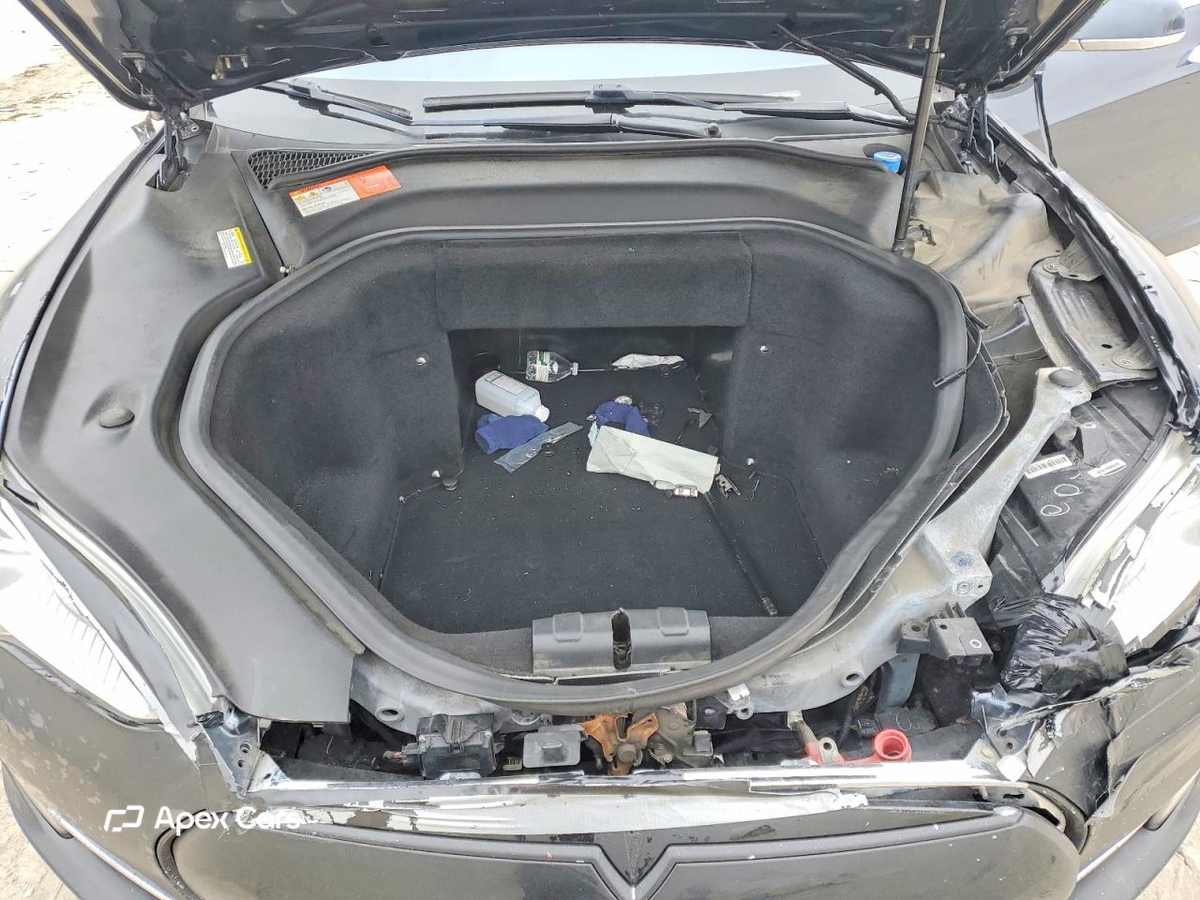 Tesla Model S 2014