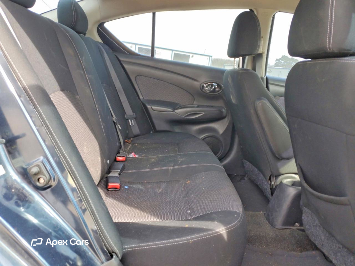 Nissan Versa 2015