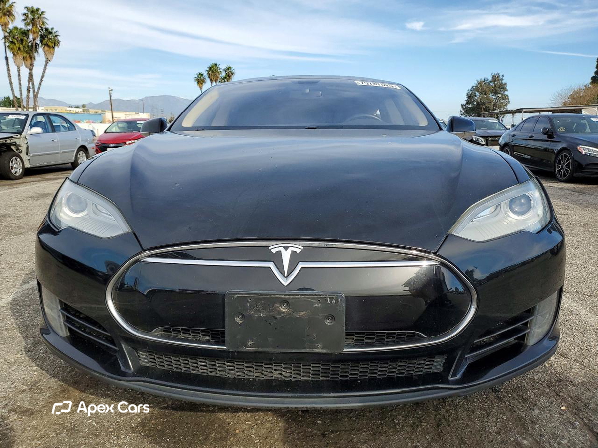 Tesla Model S 2013