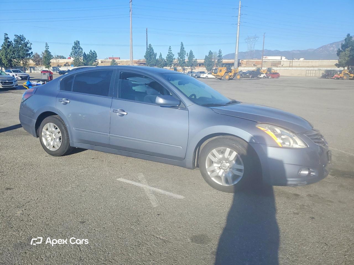 Nissan Altima 2010