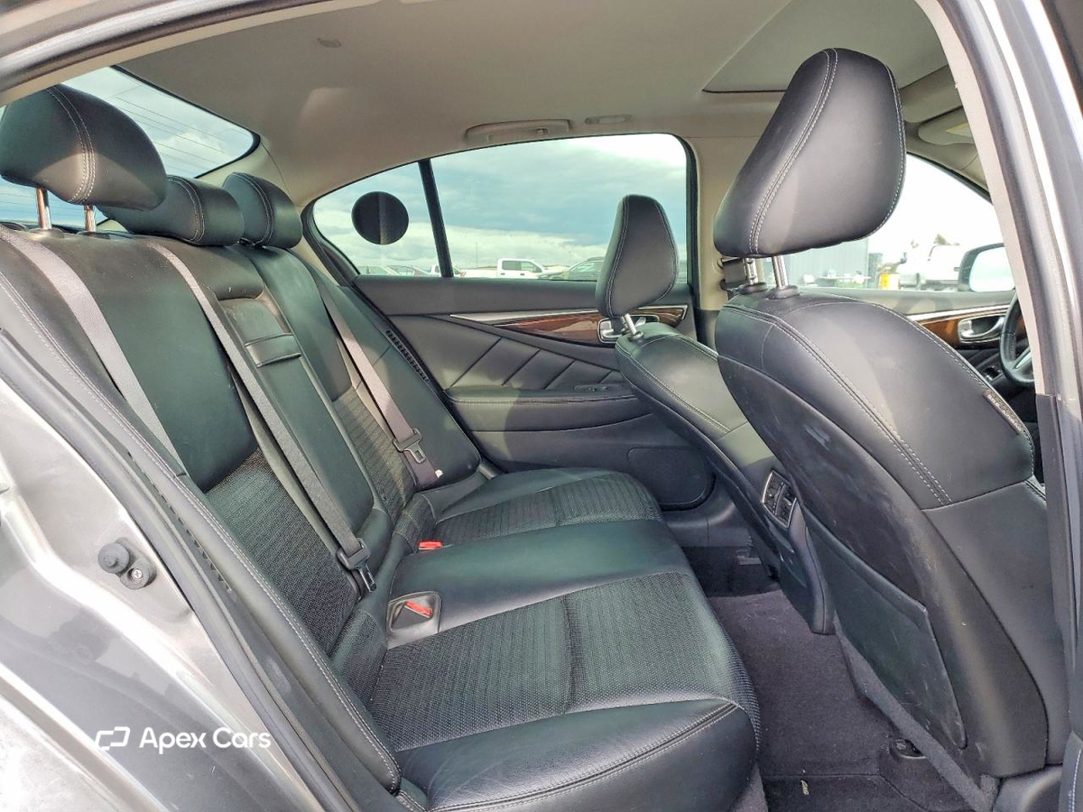 Infiniti Q50 2015