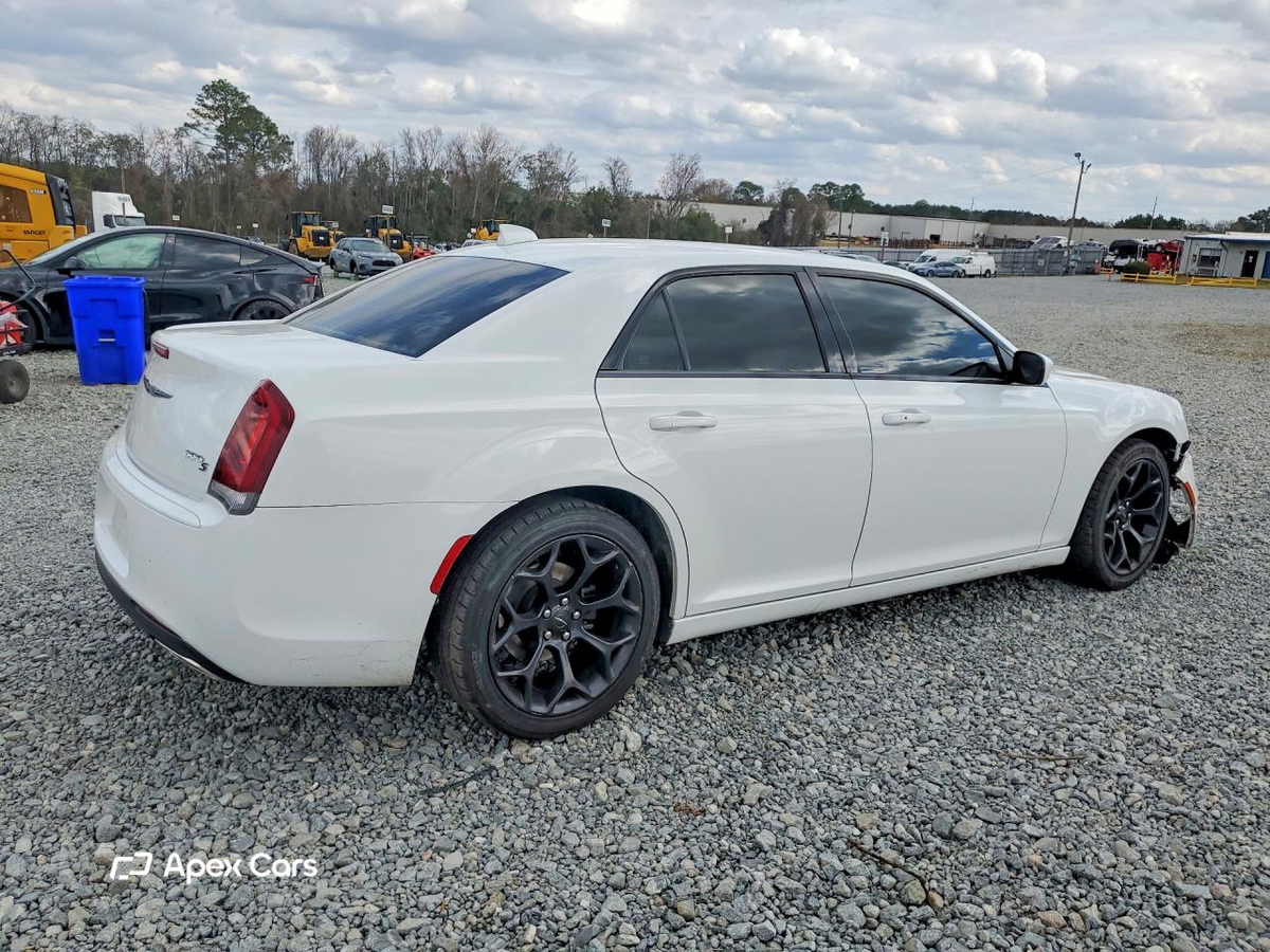 Chrysler 300 2019